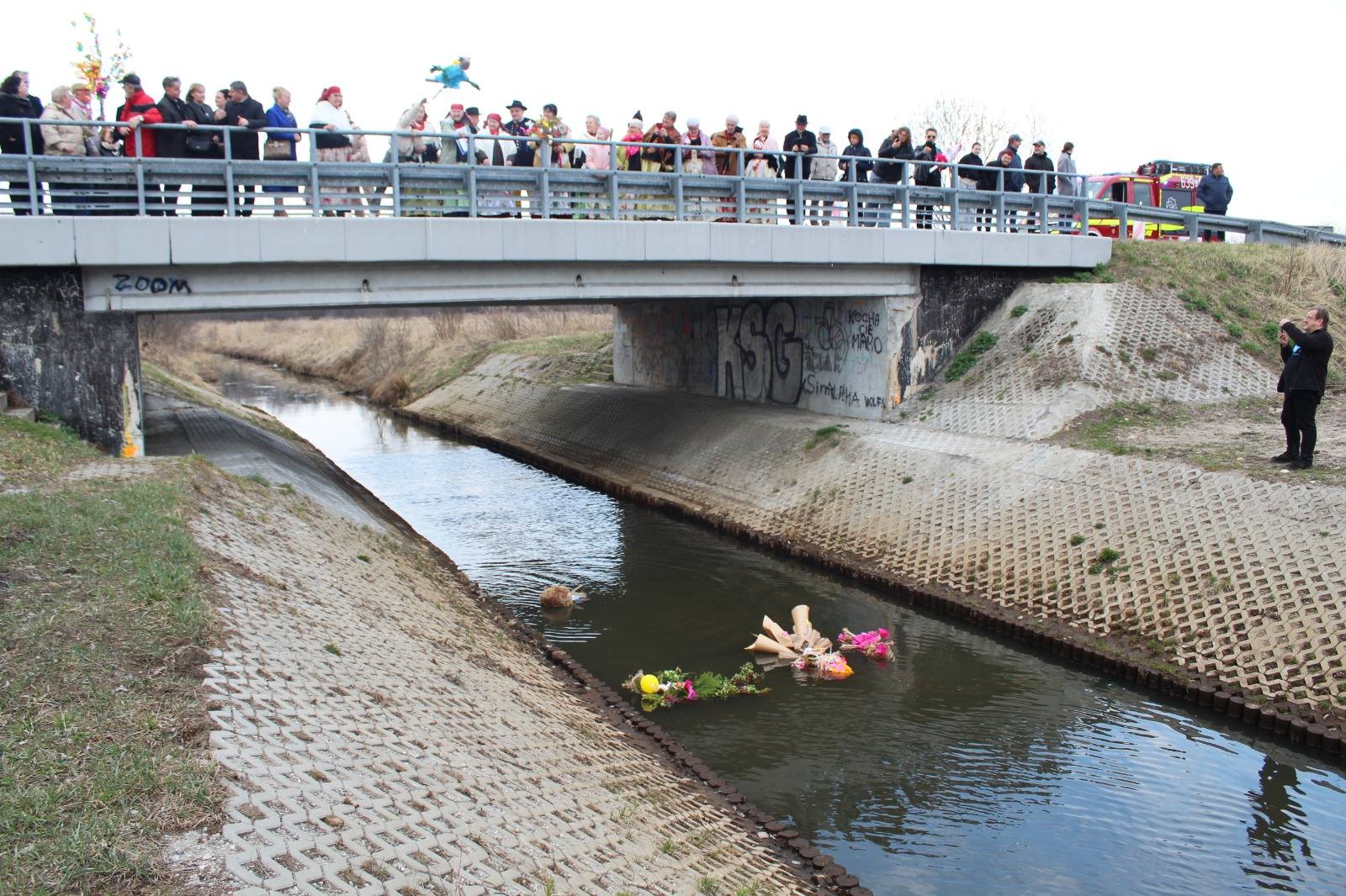 Topienie Marzanny w Brynicy za nami!
