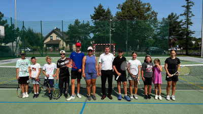 grafika do wpisu: Wakacyjny Turniej Tenisowy o Puchar Burmistrza Miasteczka Śląskiego