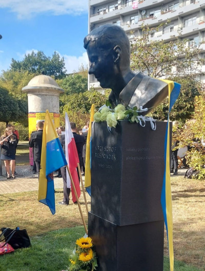 grafika do wpisu: Odsłonięcie rzeźby upamiętniającej Krzysztofa Respondka