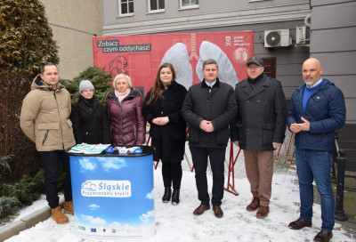 grafika do wpisu: Otwarcie kampanii edukacyjnej „Zobacz czym oddychasz” w Miasteczku Śląskim