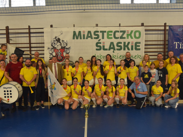 grafika do wpisu: Dobre wyniki w I półroczu Uczniowskiego Klubu Sportowego „Jedynka” Miasteczko Śląskie