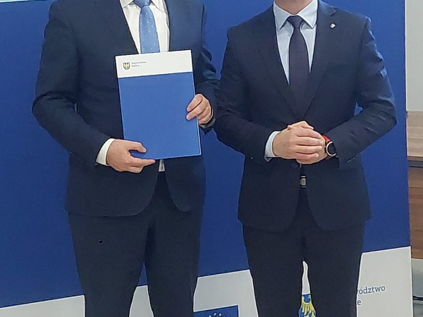 grafika do wpisu: Odebranie listu gratulacyjnego uzyskania dofinansowania dla projektu „Ochrona przyrody i bioróżnorodności w Gminie Miasteczko Śląskie”