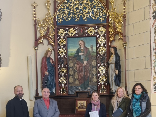 grafika do wpisu: Zakończenie prac konserwatorskich bocznego ołtarza Św. Barbary w kościele pw. Wniebowzięcia NMP w Miasteczku Śląskim