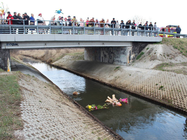 grafika do wpisu: Topienie Marzanny w Brynicy za nami!