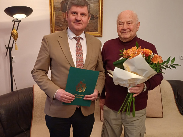 grafika do wpisu: Jubileusz 90-lecia urodzin