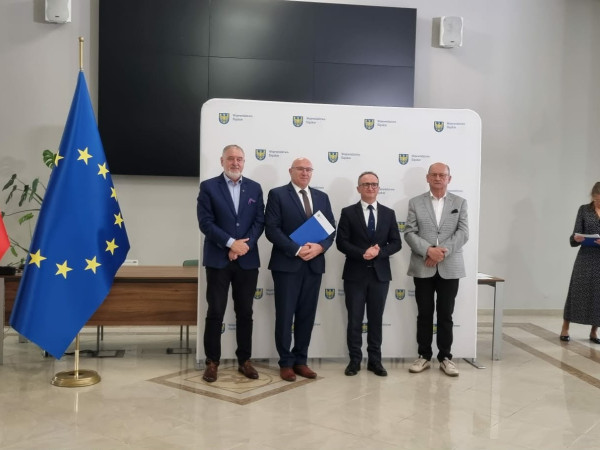 grafika do wpisu: Wręczeniu listów gratulacyjnych w Urzędzie Marszałkowskim Województwa Śląskiego