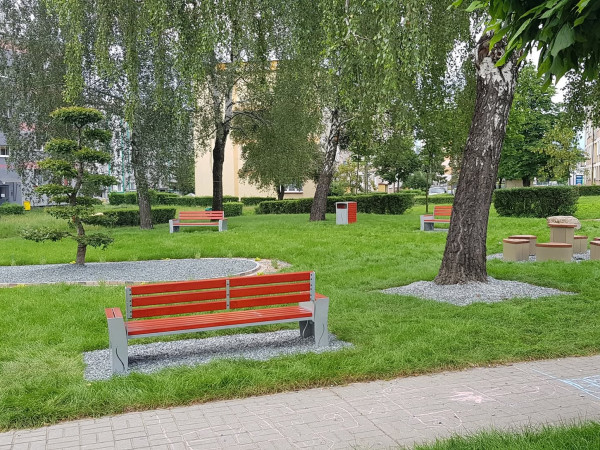 Informacja dotycząca wycinki drzew na Skwerku Seniora