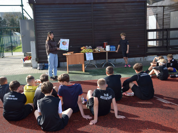 grafika do wpisu: Zdrowe żywienie, ruch i sportowa integracja na zakończenie cyklu